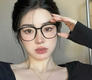 Chụp ảnh cận mặt với kính mắt - Chụp ảnh với kính râm theo phong cách thời trang - kinhmatcoya.com